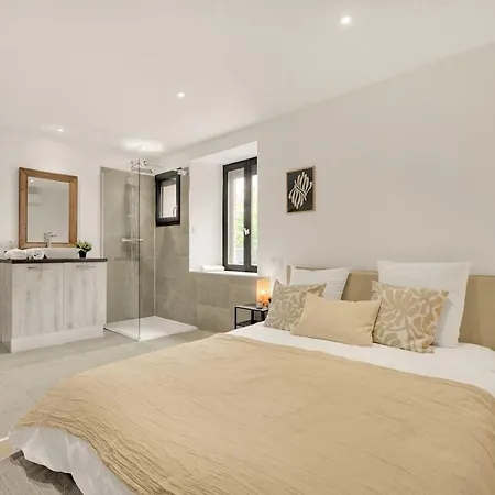 Villa De Gamme Avec Piscine *